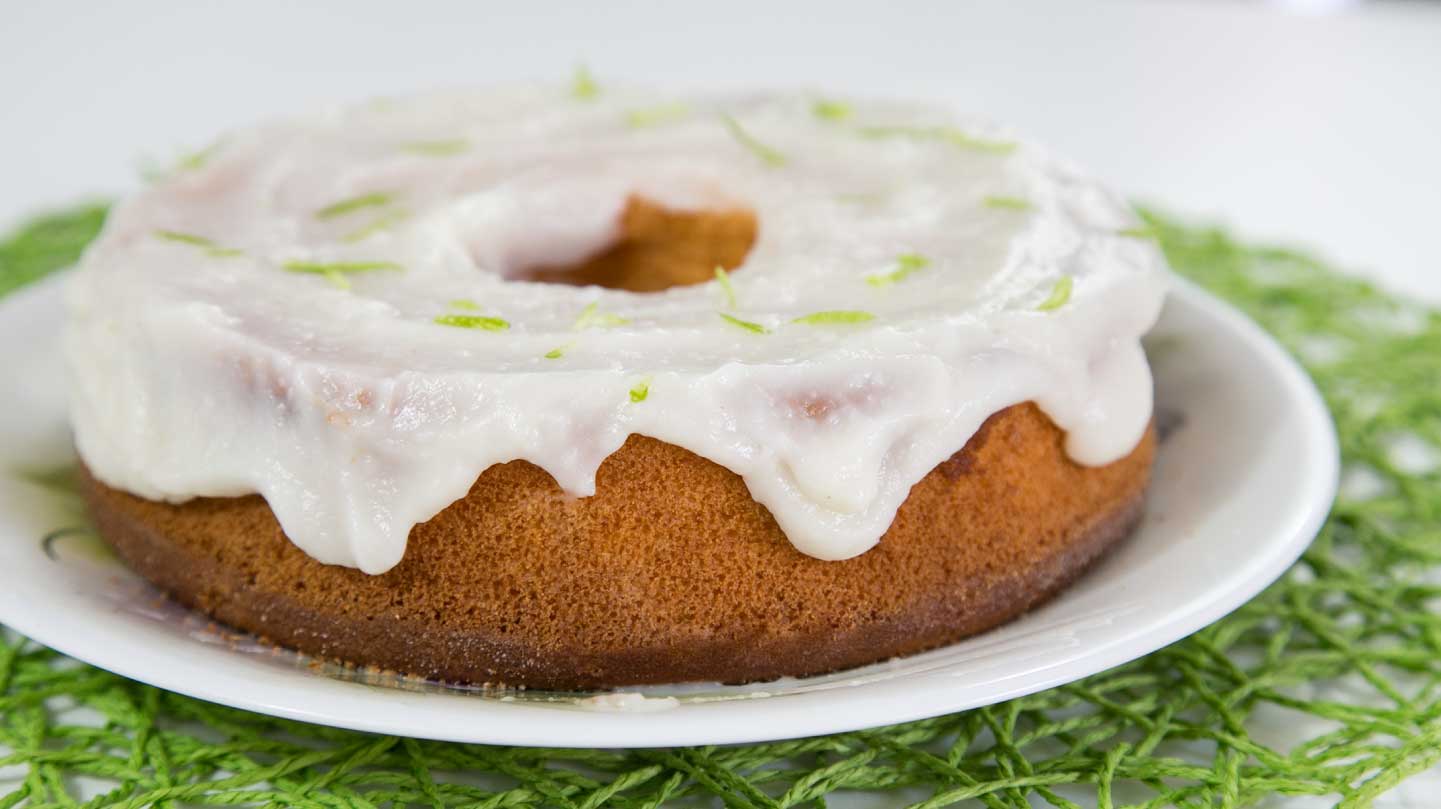 Bolo de Iogurte com Limão