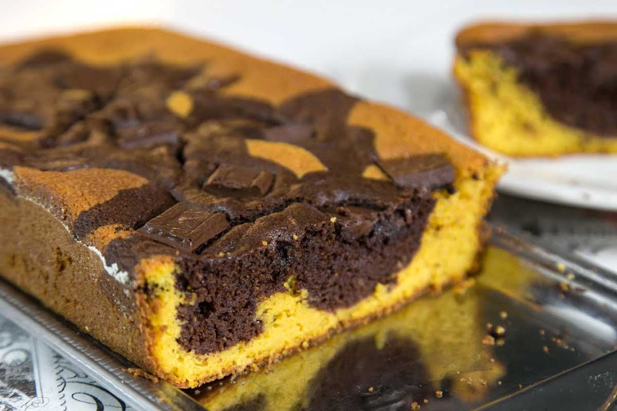 Bolo de Cenoura Fit mesclado com Chocolate