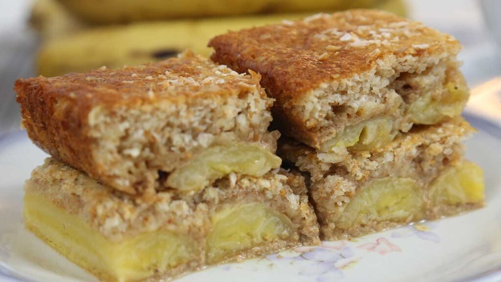 Torta de Banana com Doce de Leite Fit