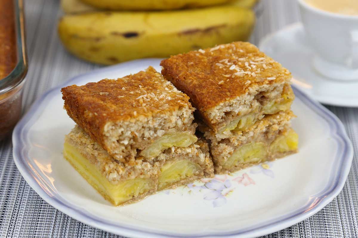 Torta de Banana com Doce de Leite Fit