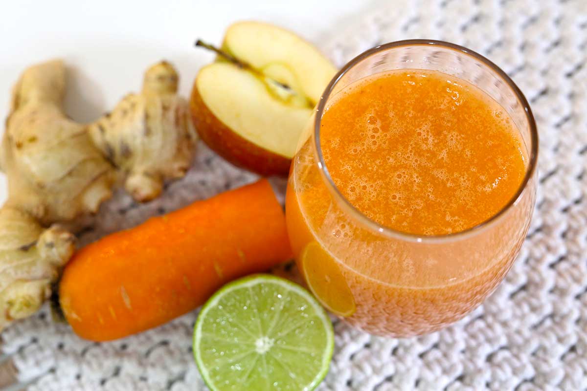 Suco Detox de Cenoura, Maçã e limão