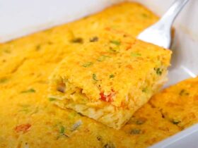 torta de frango com flocão de milho
